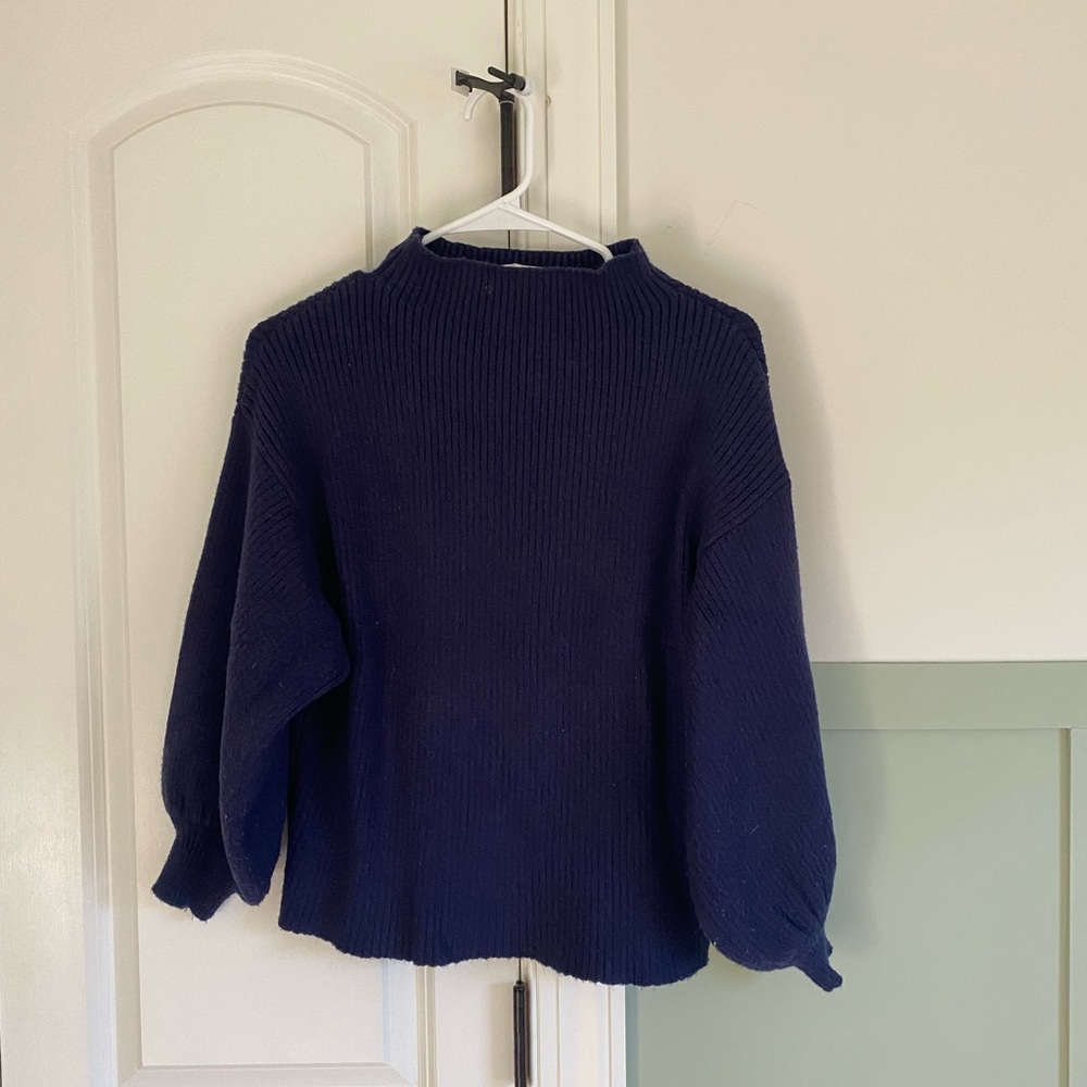 Line & Dot Cropped Sweater